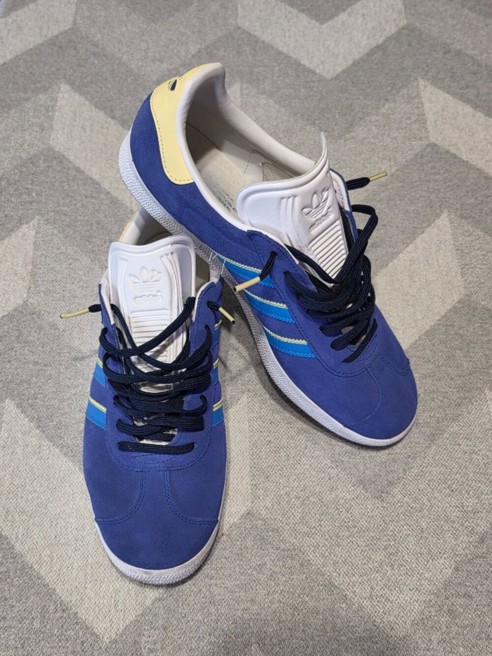 Adidas Gazelle OG Sneakers Blue Suede Retro Style Yellow Accents Mens Size